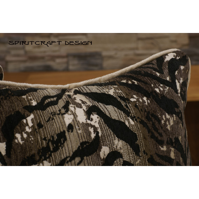 https://spiritcraftpillows.com/image/cache/data/pillows/new-designs/grey-tiger-stripped-decorative-handcrafted-velvet-pillows-animal-print-5-700x700.jpg